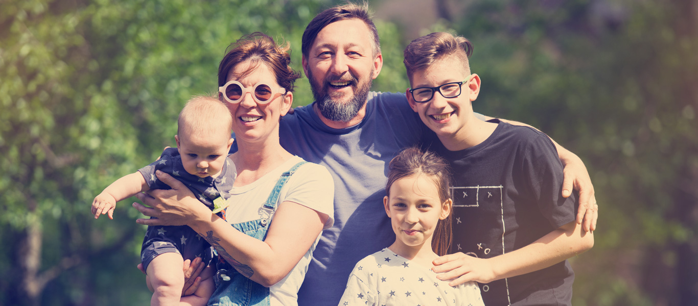 Familie mit drei Kindern