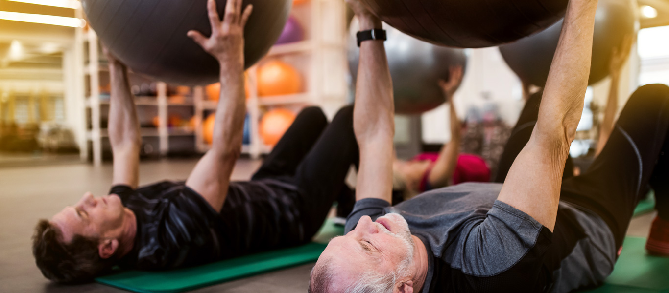 Zwei Männer beim Fitness
