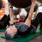 Mann beim Fitness