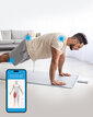 Ein Mann macht Liegestützen mit der der Medicalmotion App.